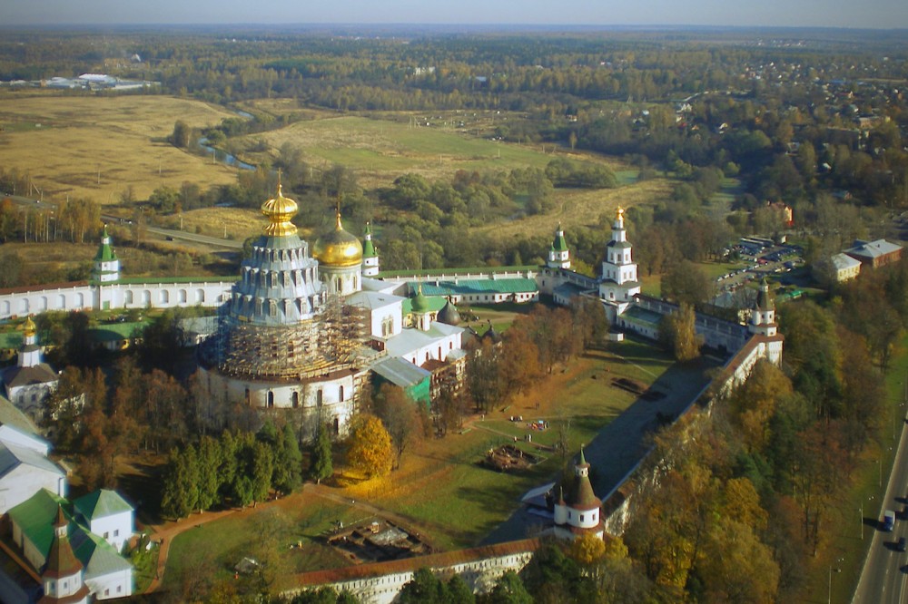 Монастыри подмосковья фото